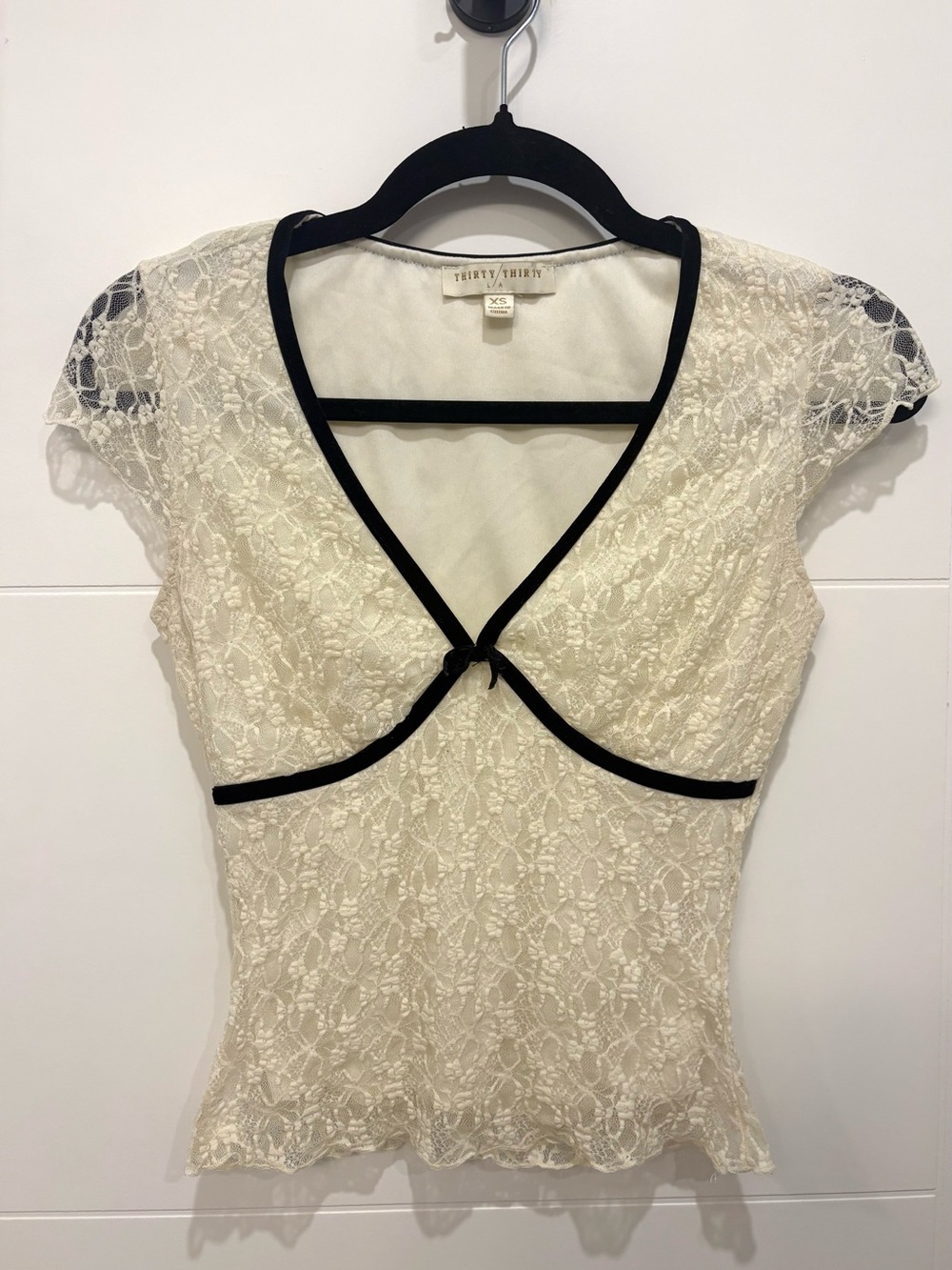 Thirty/Thirty LA vintage Xs Lace Cap Sleeve Top with Black velvet Trim